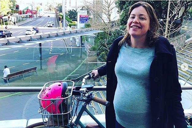 Nouvelle-Zélande: Une ministre part accoucher en vélo