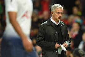 Mourinho craque face à la presse en réclamant respect