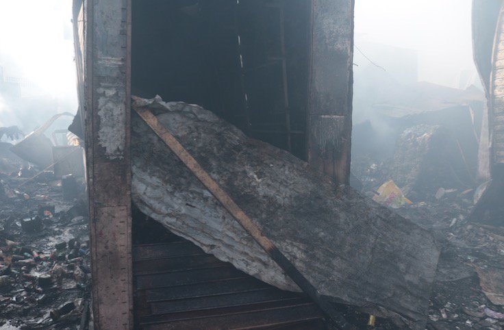 Les incroyables images de l'incendie de Pétersen