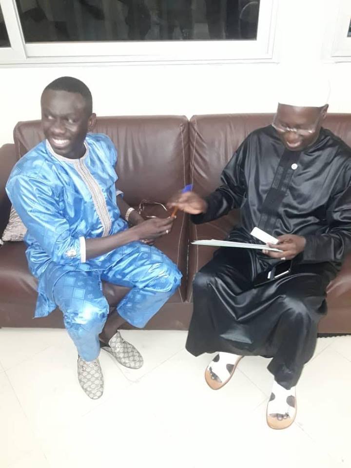 Le chanteur Pape Diouf parraine Macky Sall Le chanteur Pape Diouf parraine Macky Sall