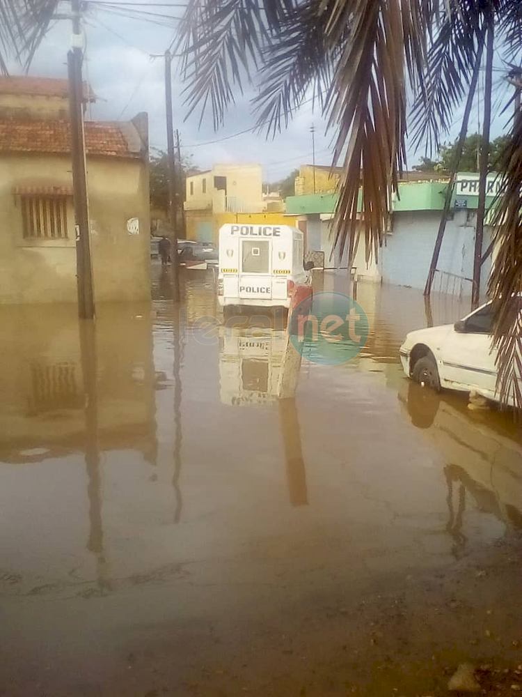 Vidéo: Inondation à Rufisque: Keuri Kao, la Mairie, la Senelec et la poste de Police, inacessibles 