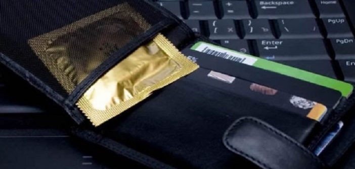 Voici pourquoi, il ne faut pas garder un préservatif dans son portefeuille ou sa poche