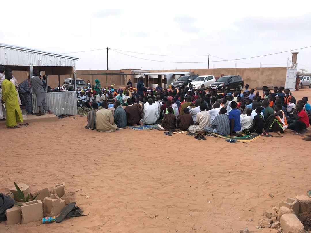 Visite de Serigne Bass Abdou Khadr à Touba Diaty dans le Cayor chez Serigne Mouhamadan Mbacké Ibn Serigne Abdoul Ahad