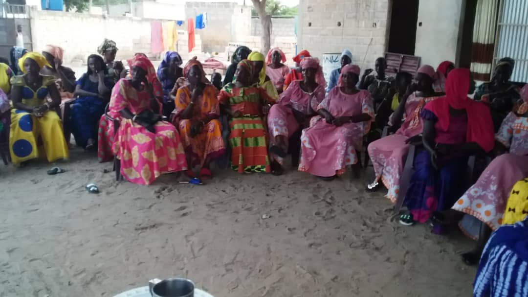 Ndoye Bane offre un moulin à mil