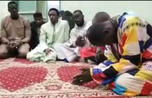 Vidéo: Des”Khassaïdes”de Serigne Touba pour inaugurer la Zawiya El Hadj Malick Sy à New York…