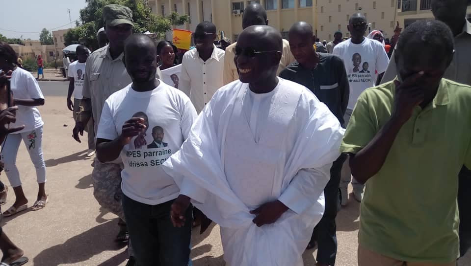 PHOTOS - Le président Idrissa SECK reçu ce matin à Touba par le Khalife Général des Mourides Serigne Mountakha MBACKÉ