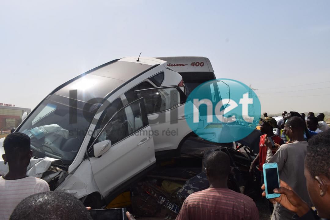 Photos - Accident sur l'autoroute à péage : Collision monstre entre plusieurs voitures à hauteur de Diamniadio