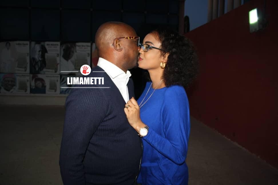 Photos : Sidath Thioune embrasse sa femme, regardez