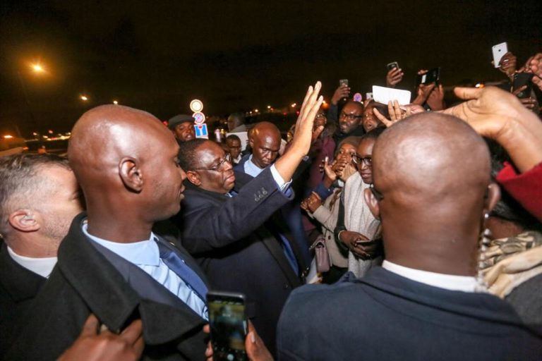 Accueil chaleureux du président de la République Macky SALL par les Sénégalais de la France
