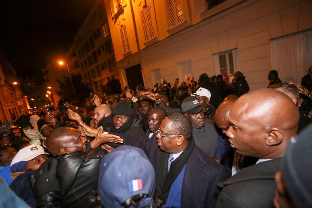 Accueil chaleureux du président de la République Macky SALL par les Sénégalais de la France