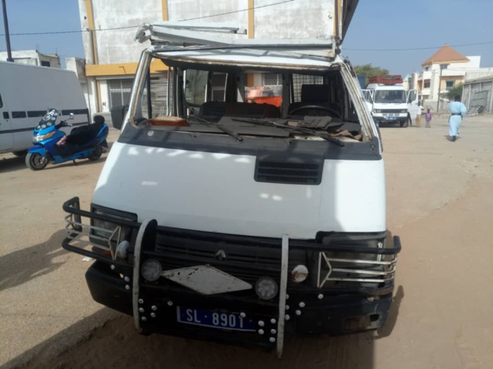 Touba-Mbacké: un véhicule de transport se renverse et fait plusieurs blessés