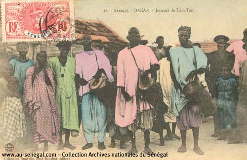 Carte postale : des joueurs de tam-tam sénégalais