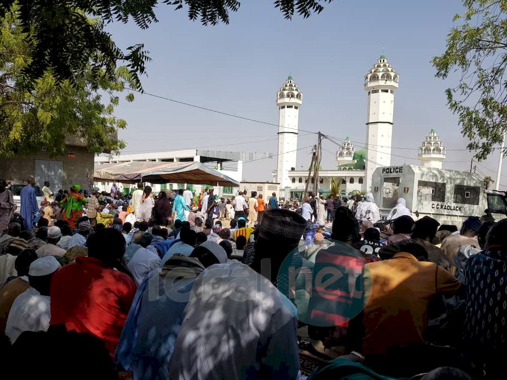 Vidéo - Photos: Inhumation de la dépouille de Sidy Lamine Niasse à la Grande mosquée de Kaolack