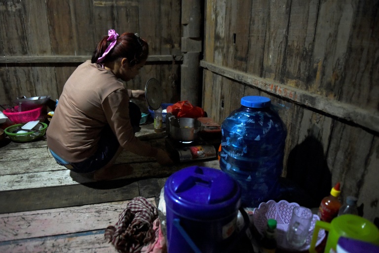 "Vendue par mon frère": le sort de milliers de jeunes femmes de la région du Mékong