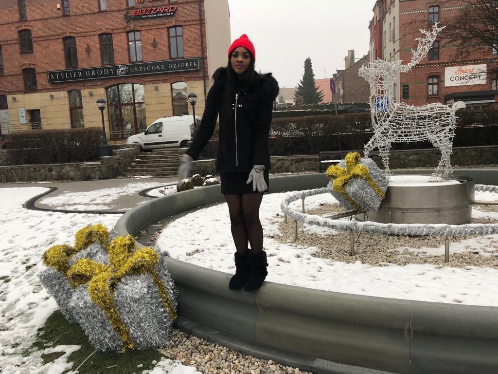 Photos : Arame Ndiaye, CTC du Ministre de l’Environnement, une muse sénégalaise en Pologne