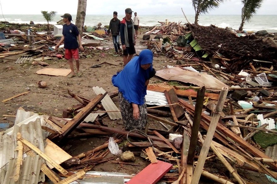 Tsunami en Indonésie : au moins 222 morts et 800 blessés selon un dernier bilan