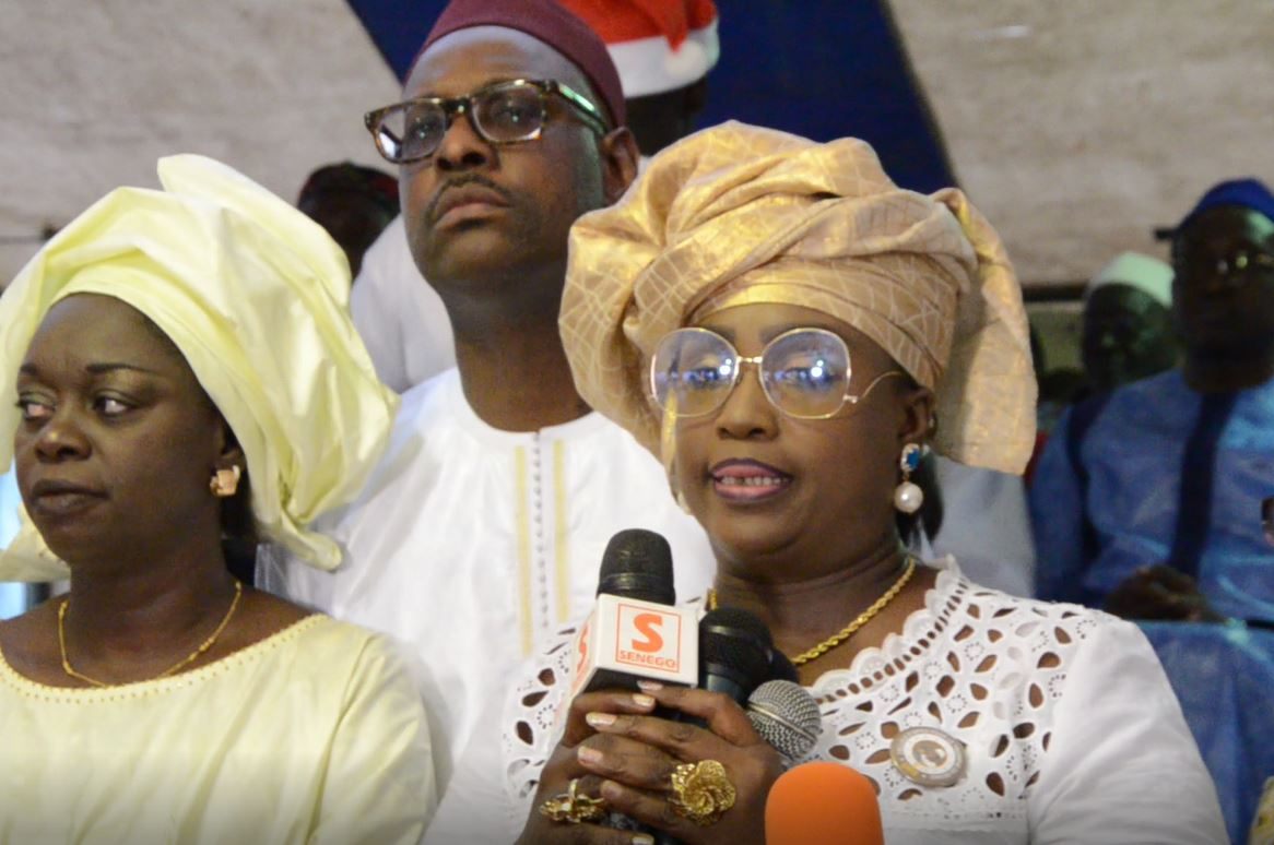 Vidéo et photos : Cheikh Ahmed Tidiane Bâ offre 1000 cadeaux de Noël aux enfants de la Médina