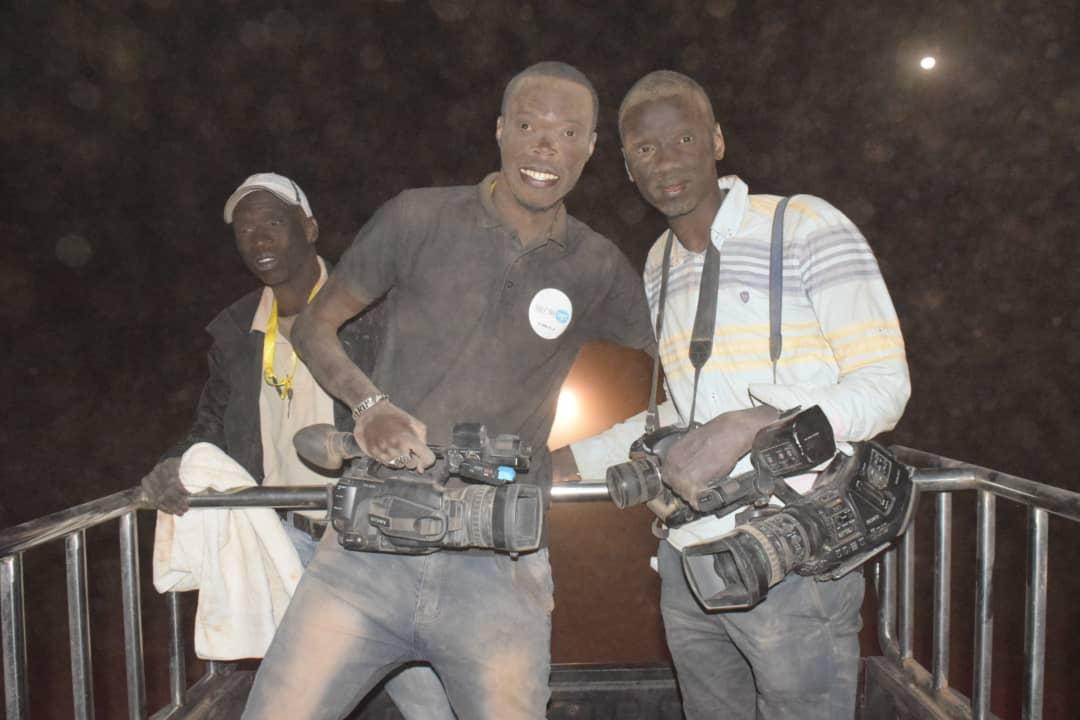 9 photos : Juste pour vous servir chers internautes de leral.net 9 photos : Juste pour vous servir chers internautes de leral.net