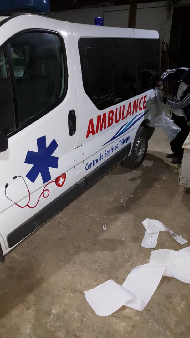 8 Photos : Elimane Lam offre une ambulance, des médicaments et 72h de consultations gratuites à son village de Thilogne