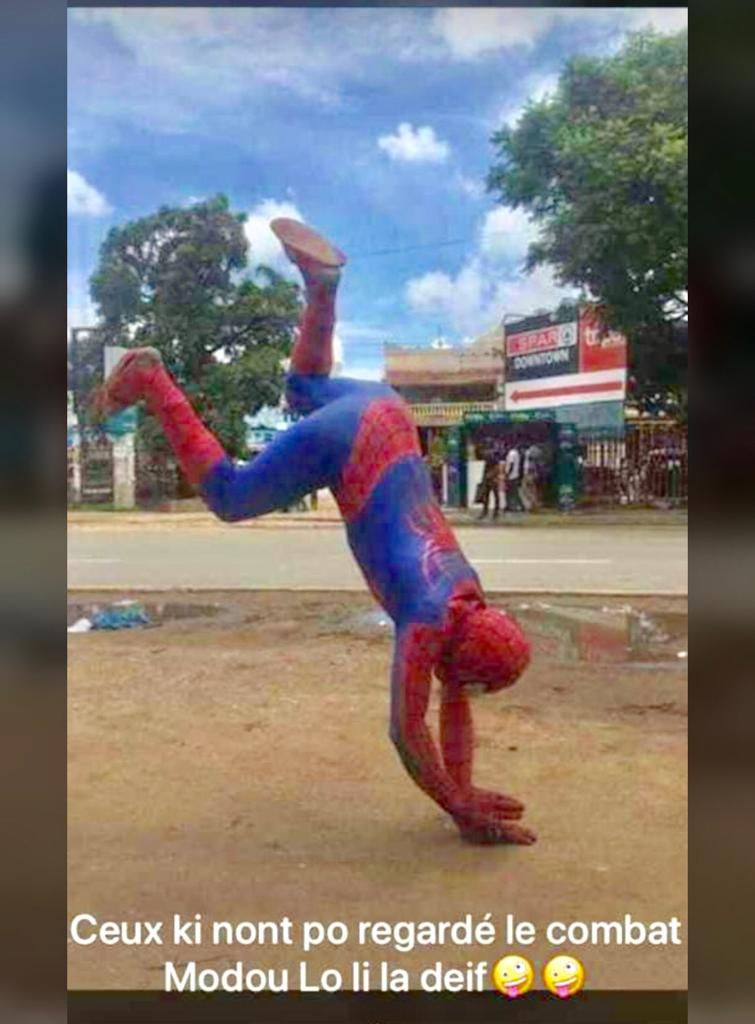 Photos : la chute de Modou Lô raillée par les internautes version spiderman