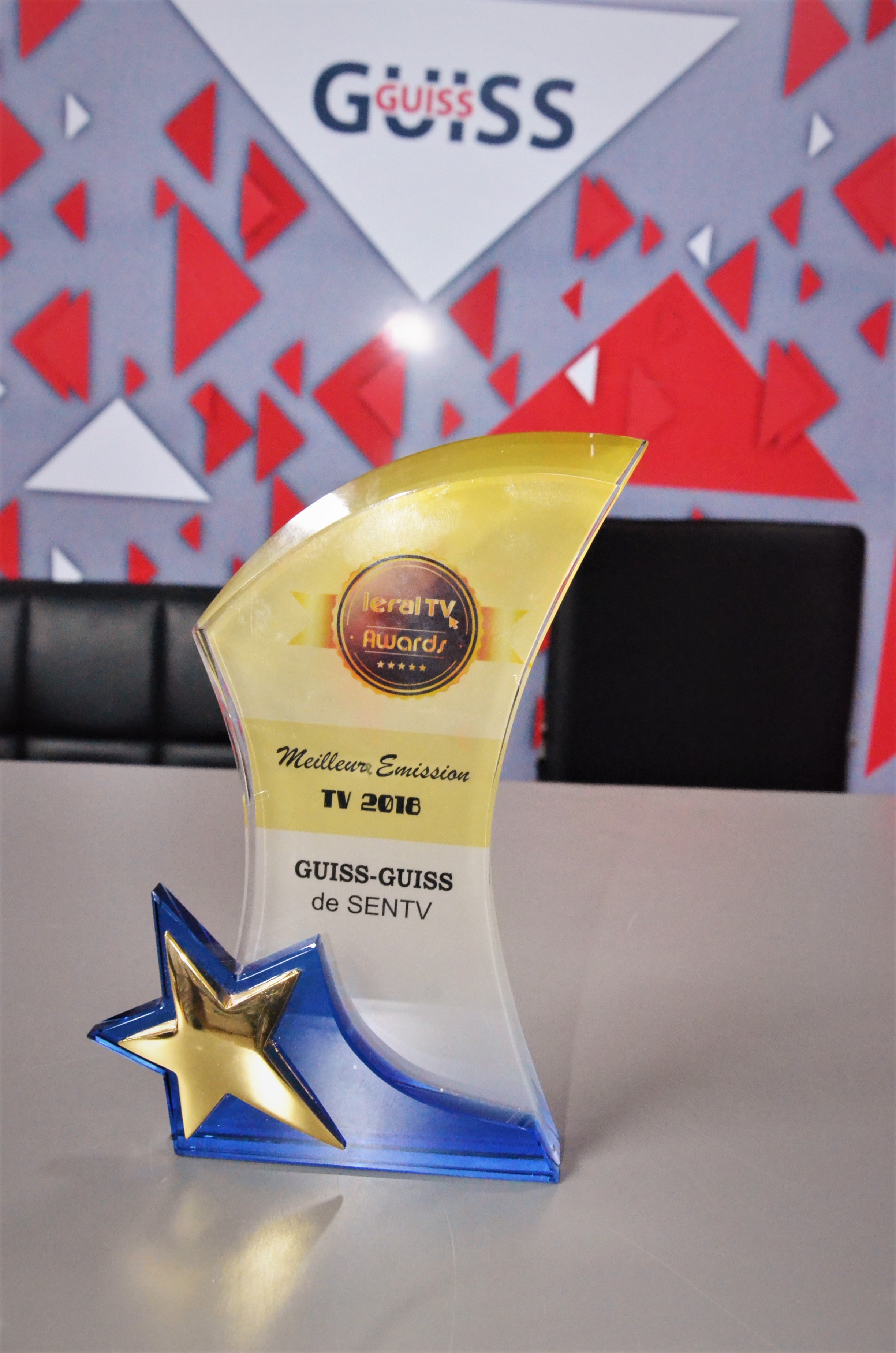 La Sentv remporte deux trophées aux Leral Awards : Safia Diatta, "Meilleure Présentatrice", Guiss-Guiss, "Meilleure émission"