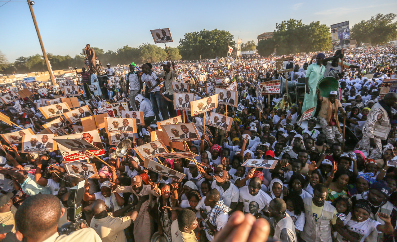 10 photos : Affluence monstre à Touba et Mbacké pour le meeting de Macky Sall 10 photos : Affluence monstre à Touba et Mbacké pour le meeting de Macky Sall