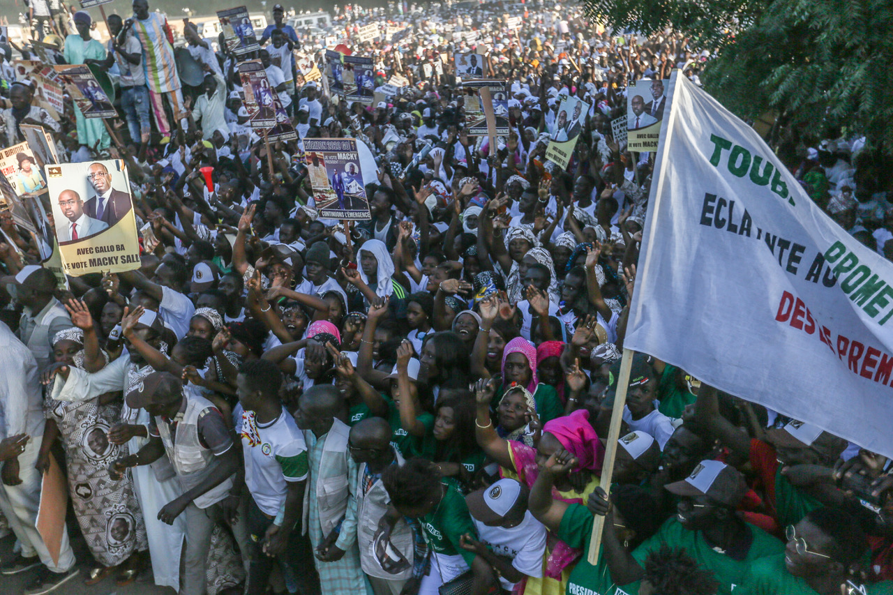 10 photos : Affluence monstre à Touba et Mbacké pour le meeting de Macky Sall 10 photos : Affluence monstre à Touba et Mbacké pour le meeting de Macky Sall