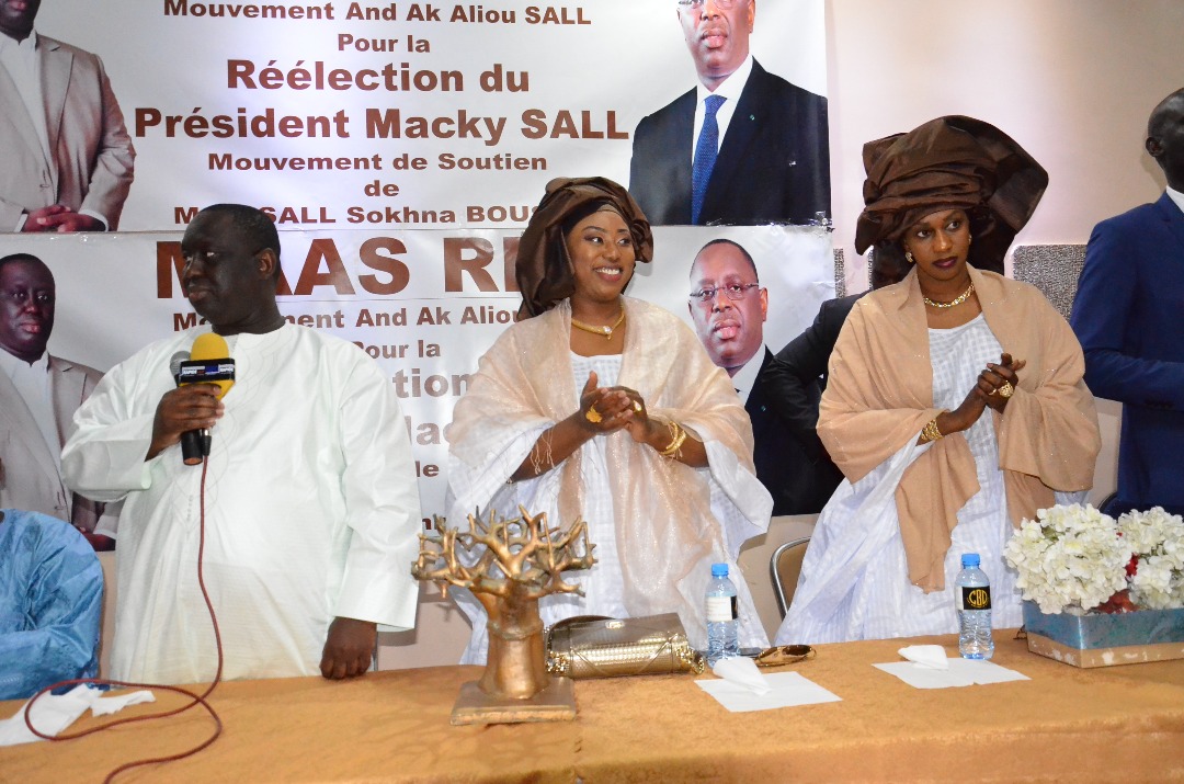 30 Photos : Sokhna Bousso, la « Première dame » de Aliou Sall lance le Mouvement And Ak Aliou Sall pour la Réélection du Président Macky SALL 30 Photos : Sokhna Bousso, la « Première dame » de Aliou Sall lance le Mouvement And Ak Aliou Sall pour la Réélection du Président Macky SALL