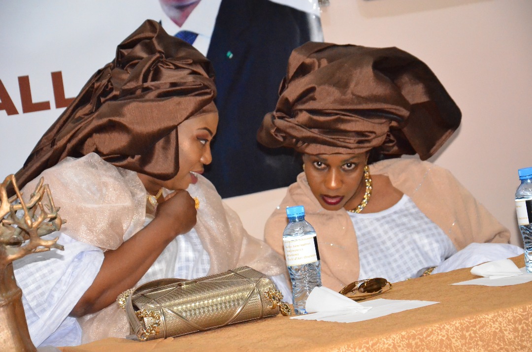 30 Photos : Sokhna Bousso, la « Première dame » de Aliou Sall lance le Mouvement And Ak Aliou Sall pour la Réélection du Président Macky SALL 30 Photos : Sokhna Bousso, la « Première dame » de Aliou Sall lance le Mouvement And Ak Aliou Sall pour la Réélection du Président Macky SALL