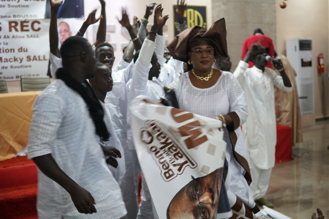 30 Photos : Sokhna Bousso, la « Première dame » de Aliou Sall lance le Mouvement And Ak Aliou Sall pour la Réélection du Président Macky SALL 30 Photos : Sokhna Bousso, la « Première dame » de Aliou Sall lance le Mouvement And Ak Aliou Sall pour la Réélection du Président Macky SALL