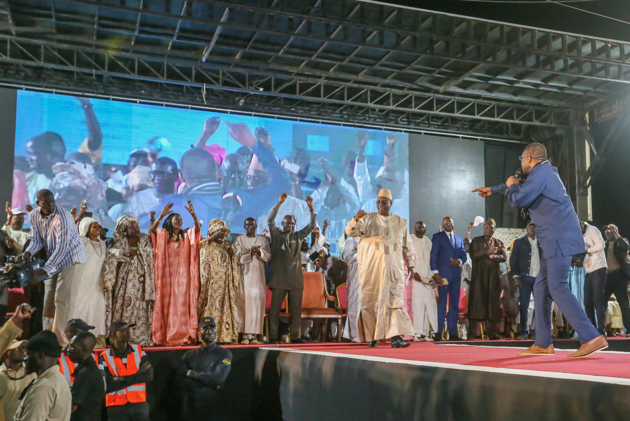 Photos : Meeting départemental du candidat Macky Sall, une vraie déferlante humaine à Saint-Louis