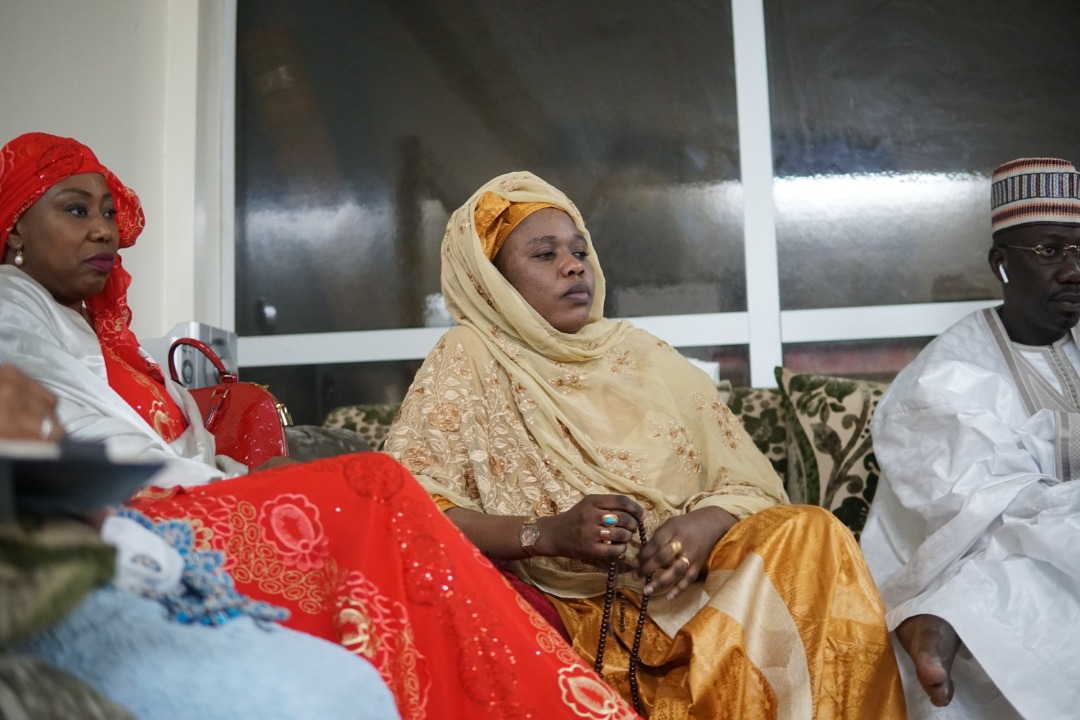 17 photos : Visite de courtoisie de Sokhna Bousso, la femme d'Aliou Sall à l'association des jeunes marabouts Mbacké Mbacké 