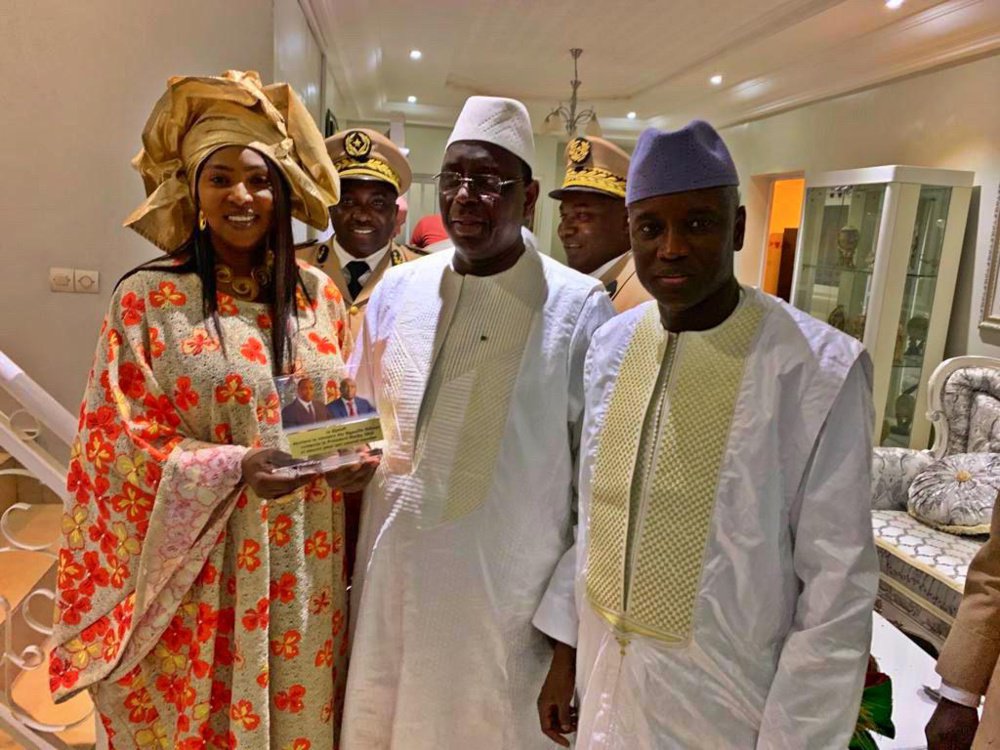 Photos : L'épouse d'Aly Ngouille Ndiaye resplendissante de beauté aux côtés de Macky Sall