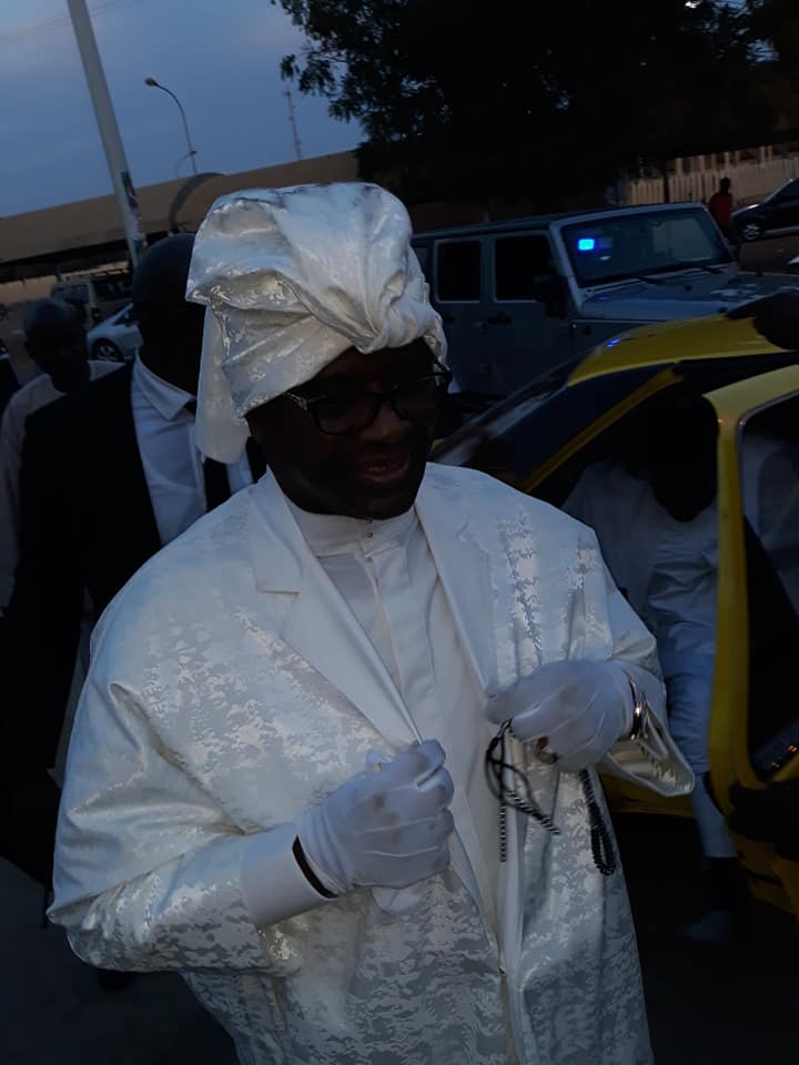 Photos : Cheikh Ahmadou Kara aperçu à bord d'un taxi à Thiès
