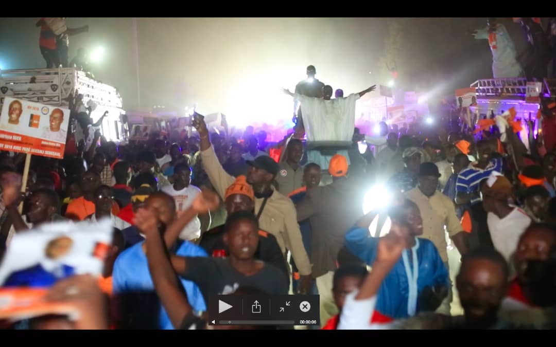 PHOTOS - L'accueil populaire d'Idrissa Seck à Mbacké PHOTOS - L'accueil populaire d'Idrissa Seck à Mbacké