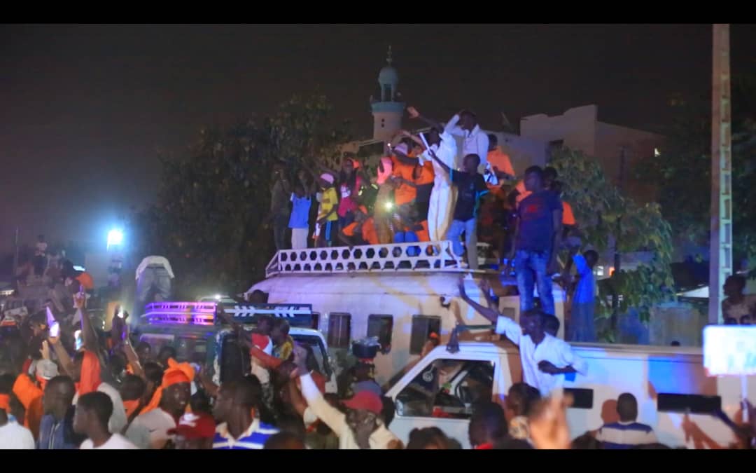 PHOTOS - L'accueil populaire d'Idrissa Seck à Mbacké PHOTOS - L'accueil populaire d'Idrissa Seck à Mbacké