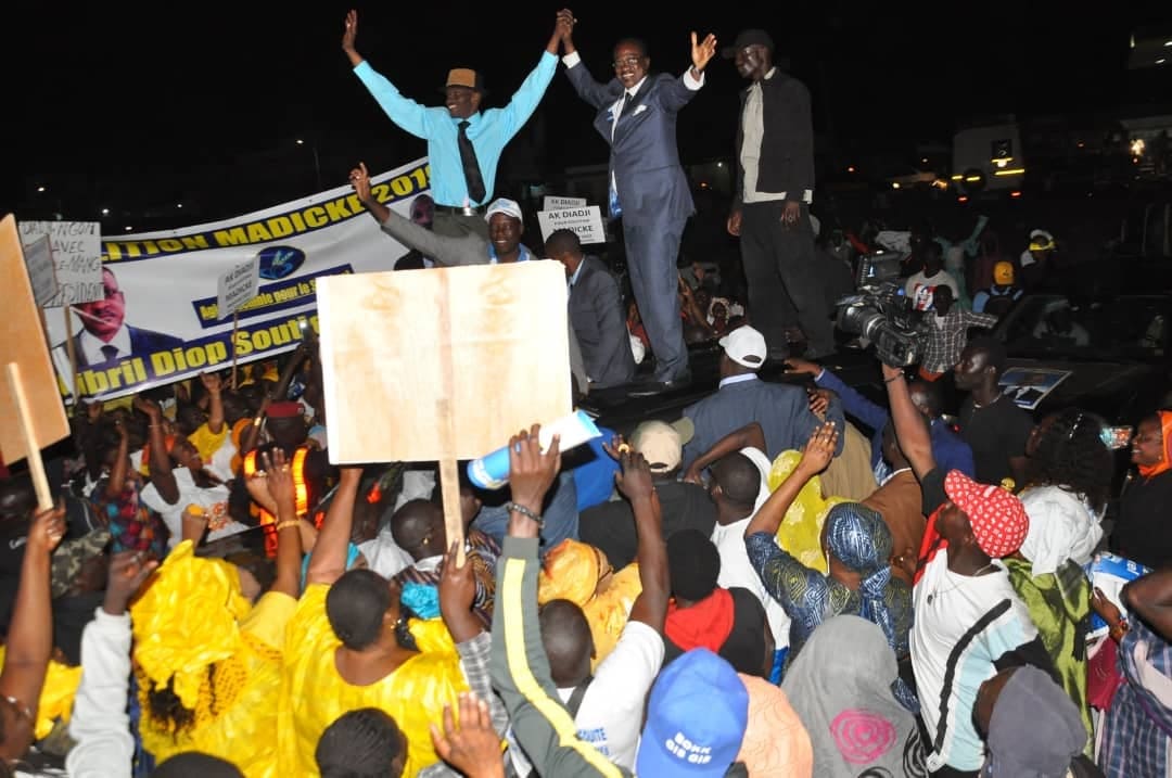 PHOTOS : Madické Niang débarque en messie à l’Ucad,  Sandaga…