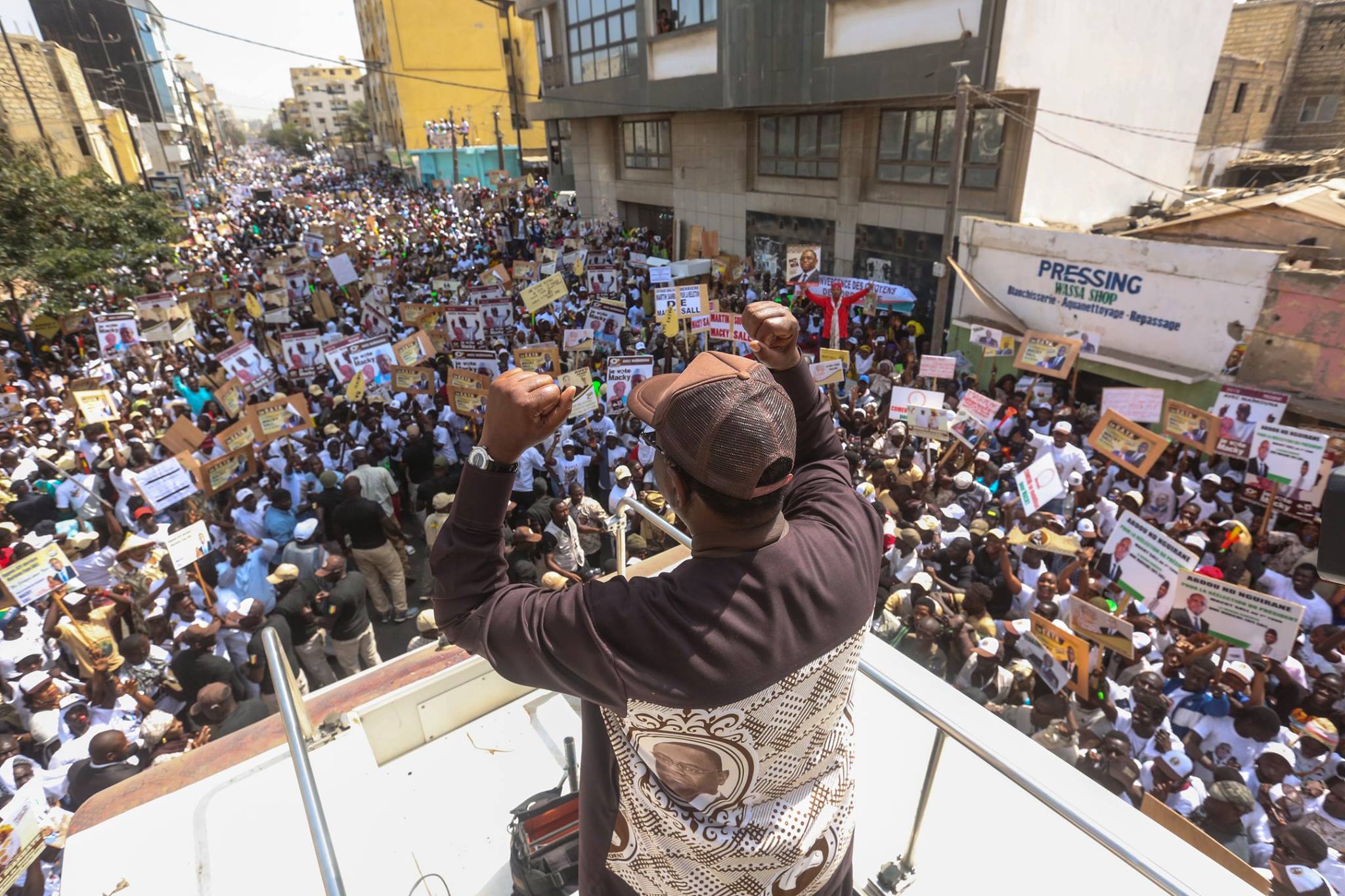 PHOTOS - L'incroyable mobilisation de Cheikh Bâ alias Messi pour la réélection de Macky Sall (Médina) PHOTOS - L'incroyable mobilisation de Cheikh Bâ alias Messi pour la réélection de Macky Sall (Médina)