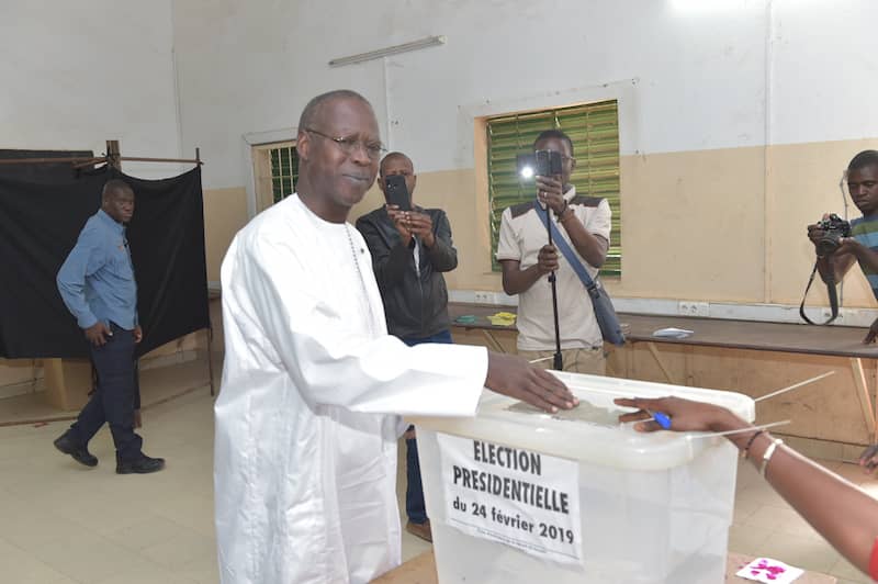 Quand le Pm Mahammed Boun Abdallah Dionne accomplit son devoir civique à l'école Samba Yomb Guillé de Gossas Quand le Pm Mahammed Boun Abdallah Dionne accomplit son devoir civique à l'école Samba Yomb Guillé de Gossas