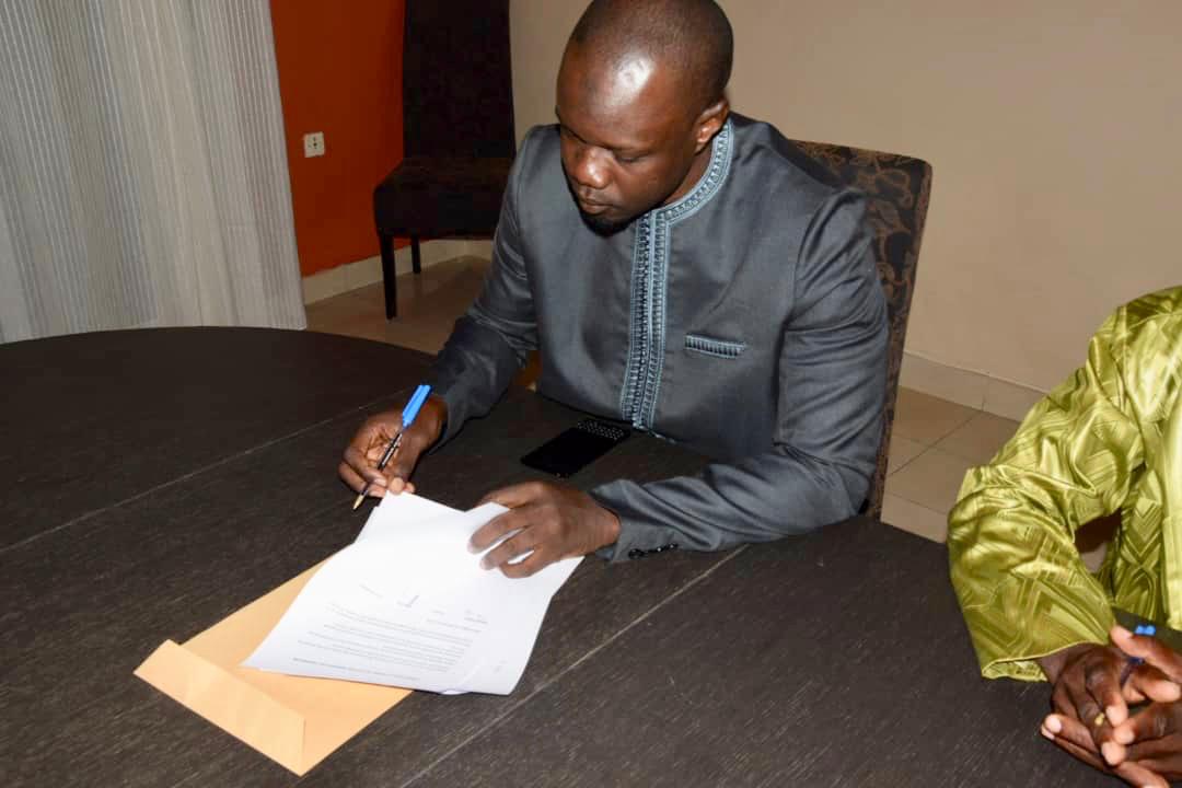 Photos : Ousmane Sonko a signé la déclaration commune des candidats de l’opposition