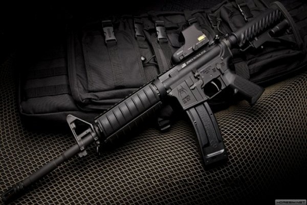 Achat de 2200 fusils M4A1: Macky Sall décaisse près d’un milliard dans un contrat d’entente directe