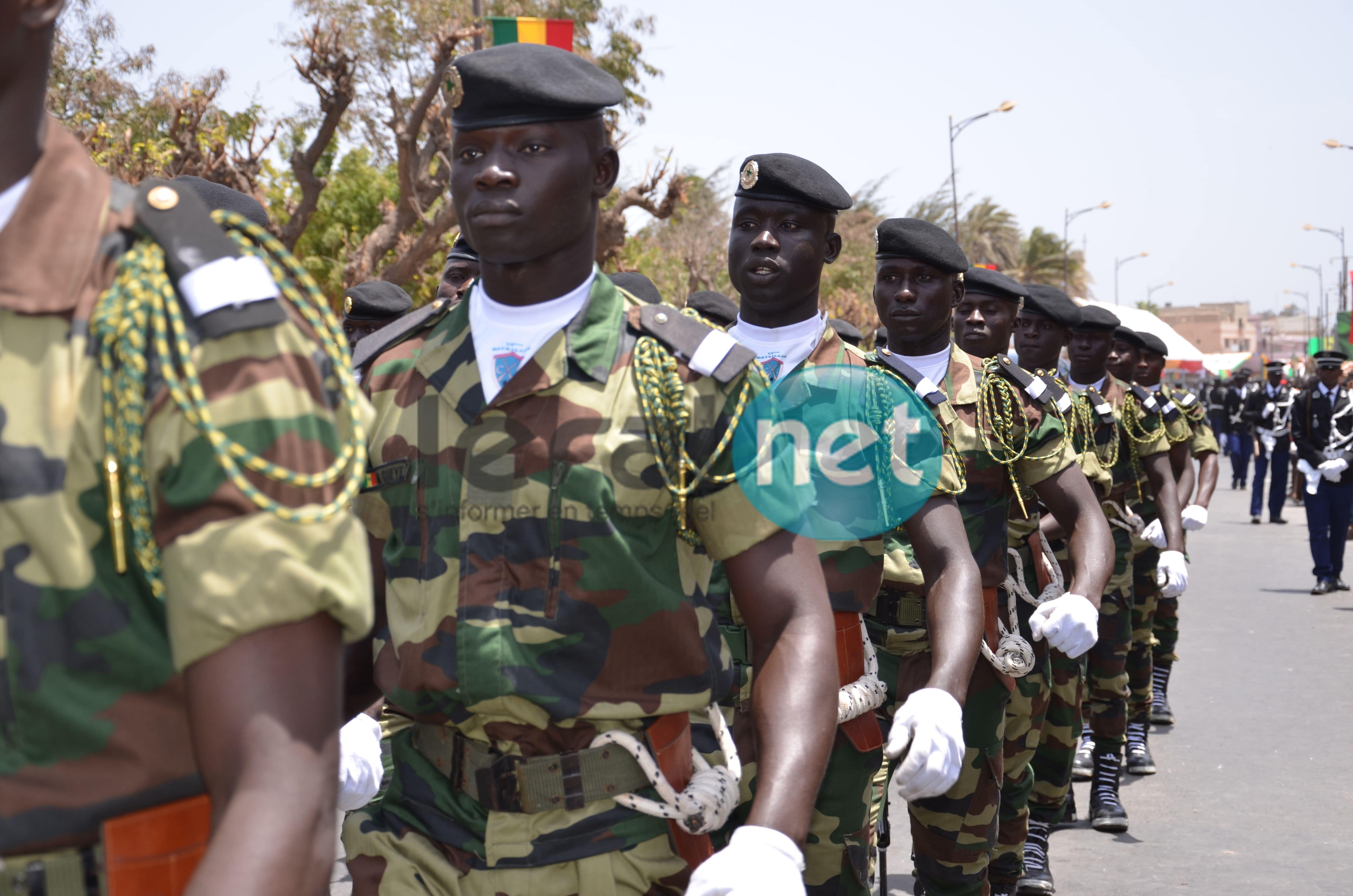 Des images du défilé militaire et paramilitaire du 4 avril 2019