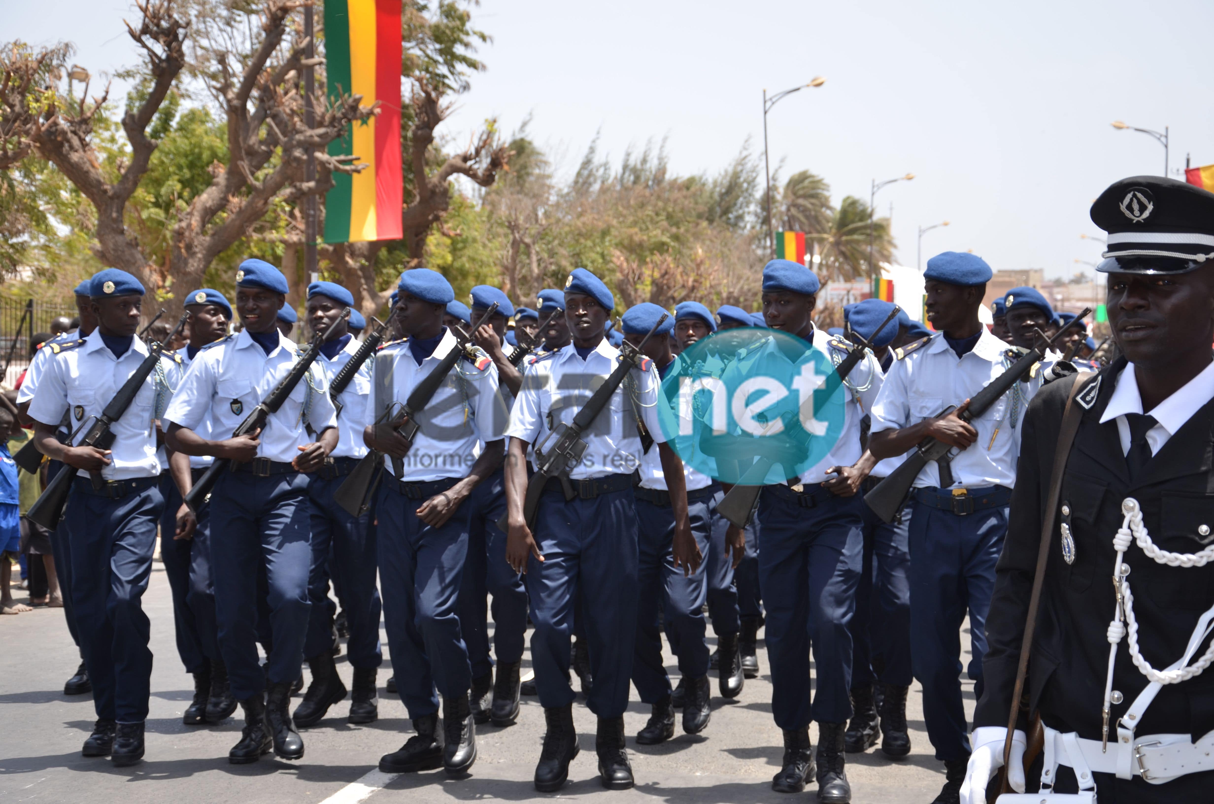 Des images du défilé militaire et paramilitaire du 4 avril 2019