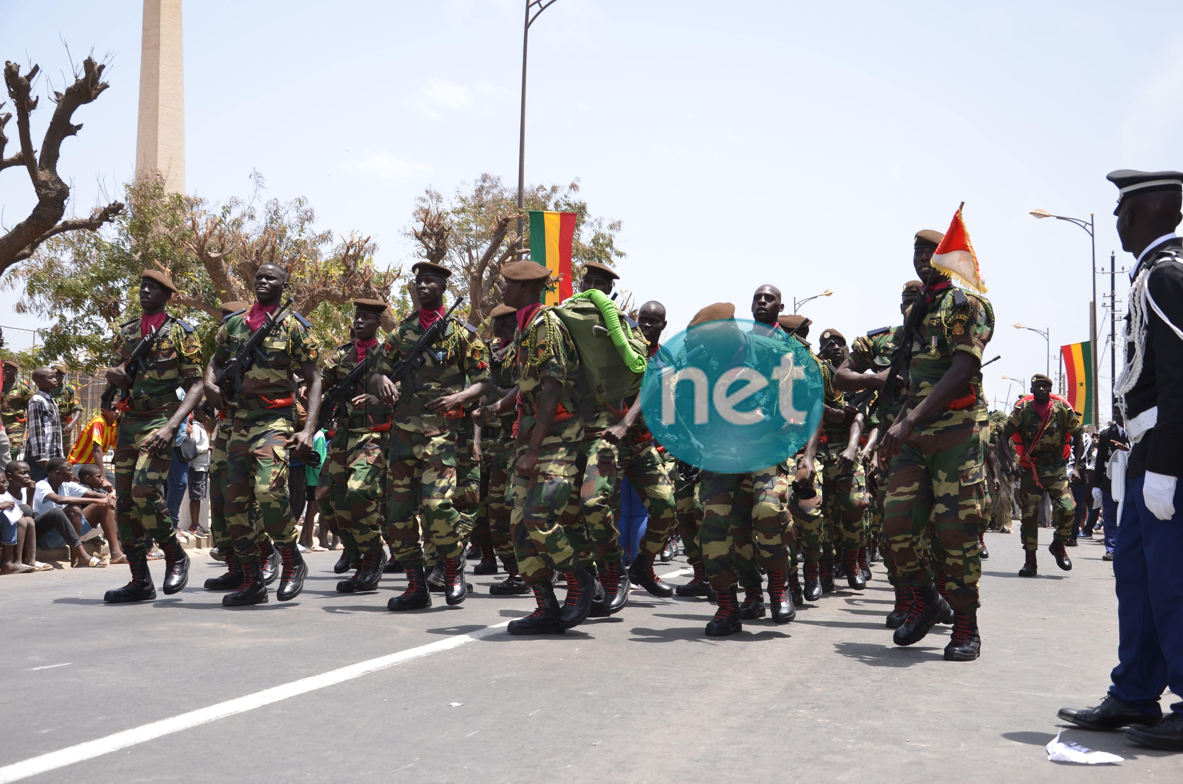 Des images du défilé militaire et paramilitaire du 4 avril 2019