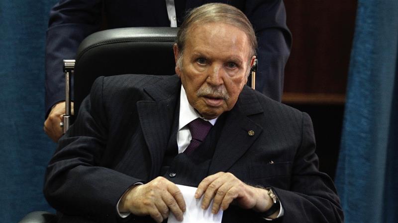 Algérie: le Parlement réuni mardi pour nommer le président par intérim