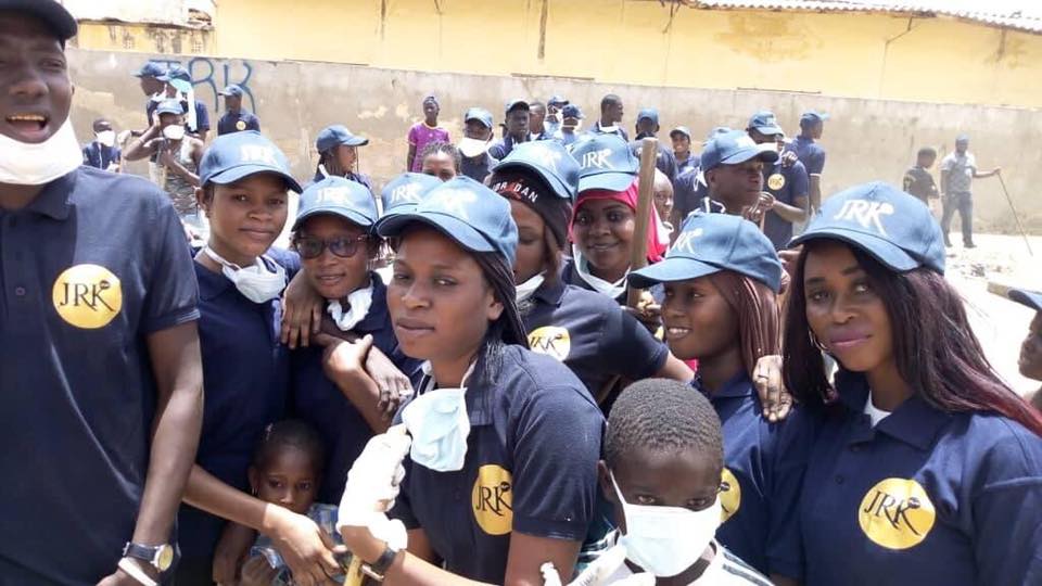 Photos : ChallengeCleanUpTour, la Jeunesse de Kaolack (JRK) relève le défi