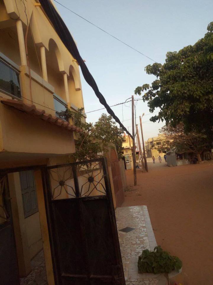 Alerte:  Danger à Kounoune, un fil électrique presque à terre depuis plus d'un an