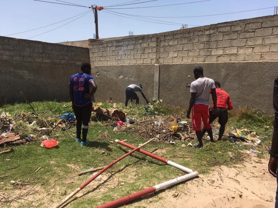 TrashChallenge : Village de guerre nettoie de fond en comble le lycée de Thiaroye