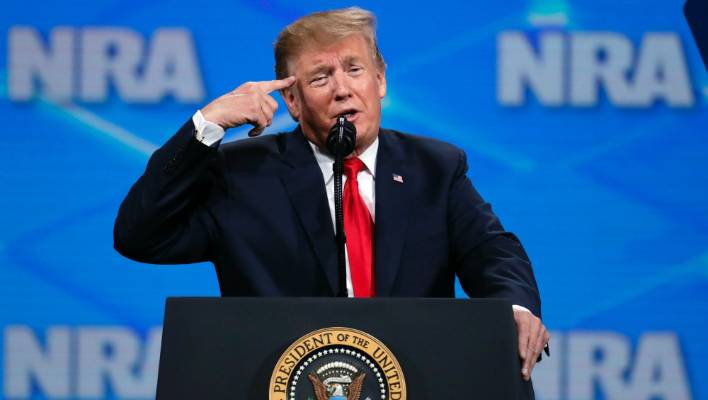Etats-Unis: Trump ordonne de rendre les demandes d'asile payantes