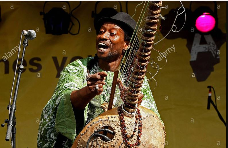 Arrêt sur image: La dépouille du koriste Solo Cissokho à son arrivée à Ziguinchor Arrêt sur image: La dépouille du koriste Solo Cissokho à son arrivée à Ziguinchor